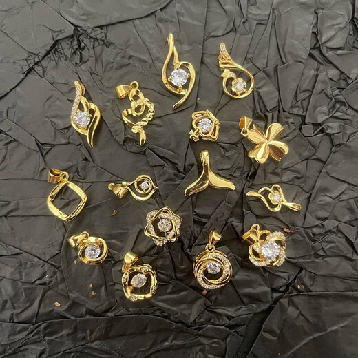 18K gold pendant women's gold necklace single pendant single without chain gold clavicle chain single 18k gold (I have you in my heart)