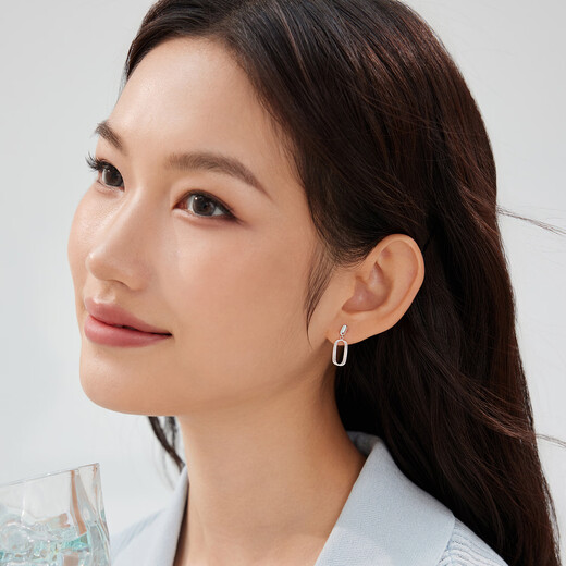 Lukfook Jewelry Platinum 950 Möbius Ring Platinum Earrings Earrings Gift Price GJPTBE0008 1.84g (including labor cost 191 yuan) with silicone ear plugs