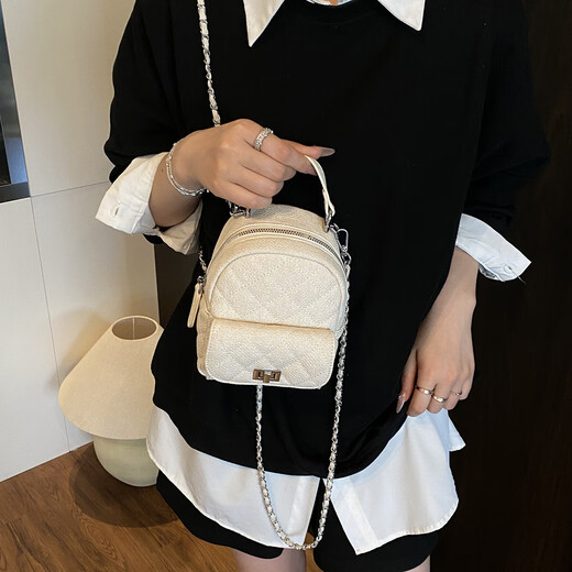 
French trendy diamond mini small fragrance chain fashion backpack 2025 new high-quality texture versatile women's bag white
