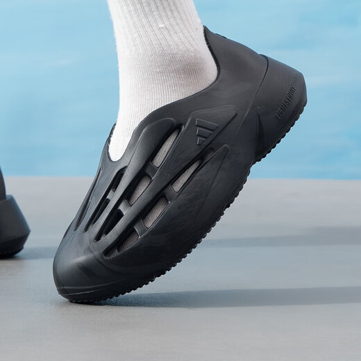 Adidas Sandals Chaussures masculines Chaussures pour femmes 2025 Été Nouveau couple Chaussures de trou de sport extérieur Sandales décontractées JH7039 42