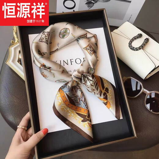 
Hengyuanxiang new Korean version of silk scarf small square scarf women's decoration versatile retro Japanese and Korean version of literary scarf retro temperament Oil painting girl - light gray light luxury products popular this year