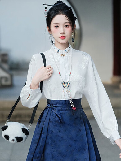 Ran Yilans Oberteil mit demselben Pferdegeflügelrock, neuem chinesischem Stil besticktes Hemd für Frauen 2024 Frühlings- und Herbst-neues Hemd Antike Style 12041 White Top s