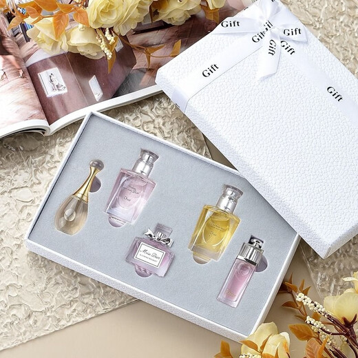 Perfume versión D'Ao Versión Q Contador de muestras Fragancia ligera de larga duración Fragancia fresca para damas y niñas 5 ml Regalo de San Valentín para novia Caja blanca Juego de cinco piezas + caja de regalo