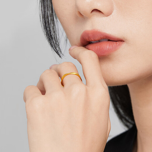 Lukfook Jewelry gold ring Möbius ring Fuman heirloom pure gold solid couple ring price No. 10 - about 1.60 grams