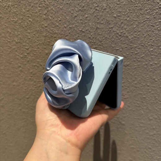 NLW is suitable for Samsung zflip7 Honor vflip5 mobile phone case novaflip6 Huawei purax/pocket2 blue wristband oppofindn3flip motorcycle 50/60ult light blue silk wristband light color not resistant to dirt Huawei Pocket2