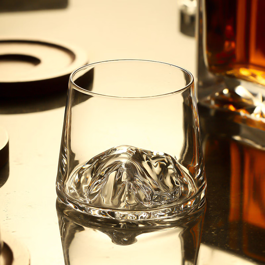 Sailoto Light Luxury Whiskey Cup Viewing Mountain Glass High-Value Gift Box Set for Home Use Snow Mountain Cup 2 Sets of Wooden Trays