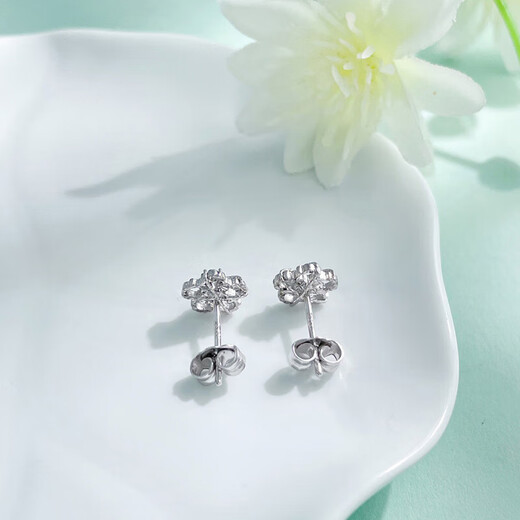 CHINA GOLD platinum earrings with peach blossom wire as a birthday gift, about 2g