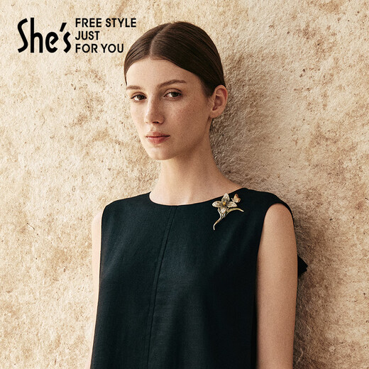 She s Akiko Monet impression embroidered flower brooch high-end fashion corsage pin accessories gift box set birthday gift green D0