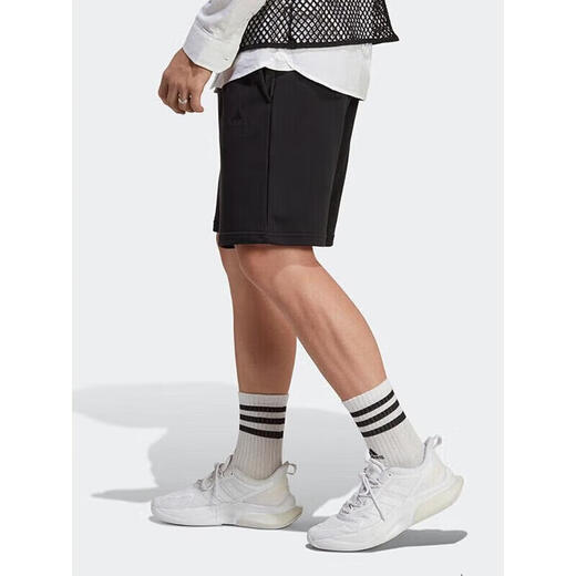 阿迪达斯 （adidas）运动裤男裤夏季新款跑步训练宽松透气休闲短裤五分裤 IC9756黑色 S