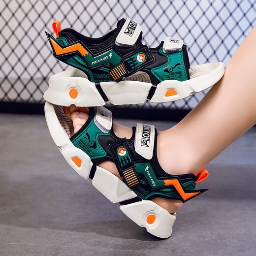 2025 new boys' sandals, medium and large children's sandals Pikachu summer boys' beach shoes, handsome and versatile primary school students, white and green 34