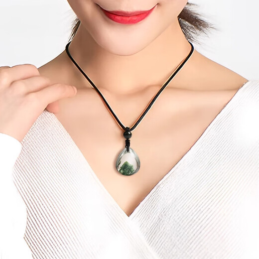 
DL 1998 Fat Donglai Quality Green Ghost Pendant Treasures Tianlan Green Ghost Female Pyramid Crown Pot Green Crystal Pendant 13794 Wealth Resources