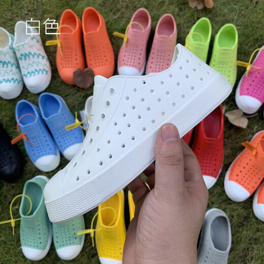Chaussures de trou Chaussures pour enfants Summer Chaussures de trou pour enfants garçons et filles non glissés imperméables chaussures de plage creux sandales blanches 27 (la longueur intérieure C9 est d'environ 17,2 cm)