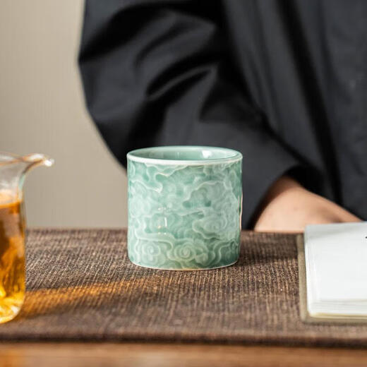 Chinese Xiangyun Longquan Celadon Tea Cup Master Cup Personal Ceramic Large Single Cup Kung Fu Tea Set Tea Cup Celadon Xiangyun Master Cup (Plum Green) 105ml