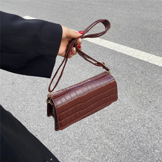 
Stone-patterned candy color French new style small square bag for going out and shoulders fashionable crossbody bag handheld commuting bag coffee color