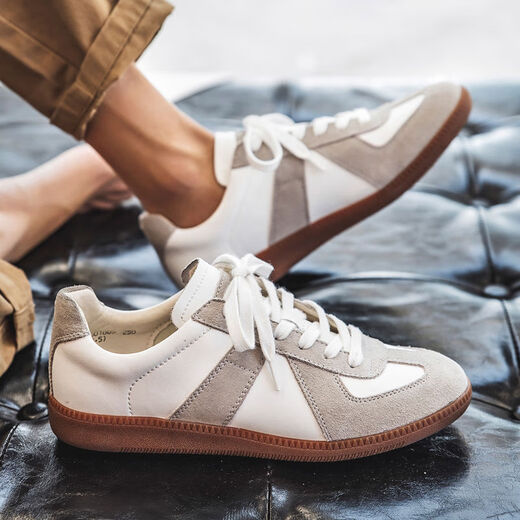 Chaussures pour hommes de taille extra-large hiver 45 Nouvelles chaussures d'entraînement allemandes 46 Chaussures blanches décontractées en cuir authentique 47 Chaussures de skateboard de niche japonaise 48 9715 Gris blanc 38