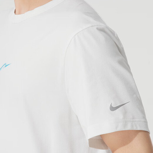 Nike (Nike) T-shirt Men's Summer Nouvelles vêtements de sport Running Fitness Vêtements décontractés Top Round Round Courets Clans HV4882-121 L