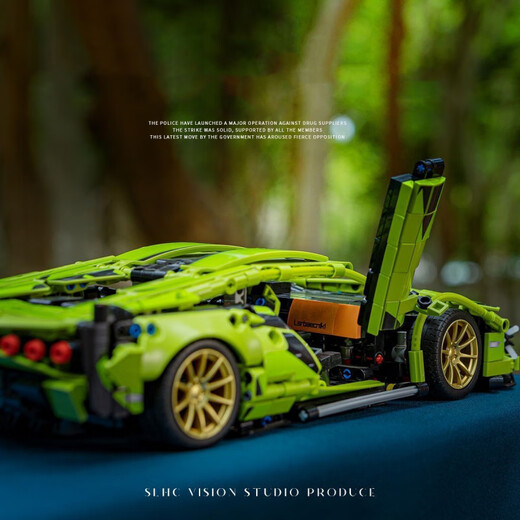 Telz Lambo I Gini Cyber II Punk Compatible Sports Car Children's Gift Assembled Model Toy Racing Model Toy Green Bull Lamborghini + Remote Control Light + Display Box