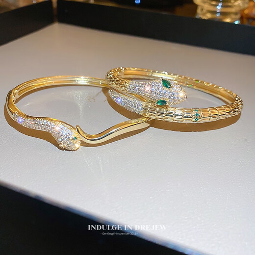 QUAMER European and American Snake Bracelet Women's Light Luxury Niche Exquisite Bracelet 2025 New Arm Bracelet Jewelry Gold-Scale