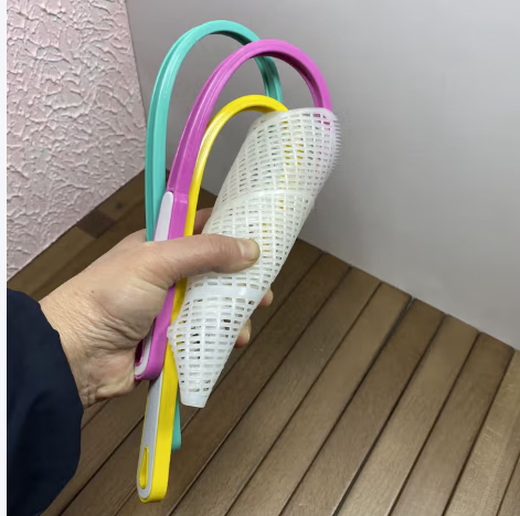 HEMEI K-3523 Cooked plastic fly swatter Long handle manual fly swatter color random
