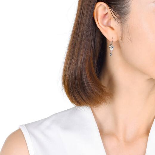 Chow Sang Sang (CHOW SANG SANG) platinum earrings Pt950 platinum butterfly hanging flower beads platinum earrings earrings 77333E