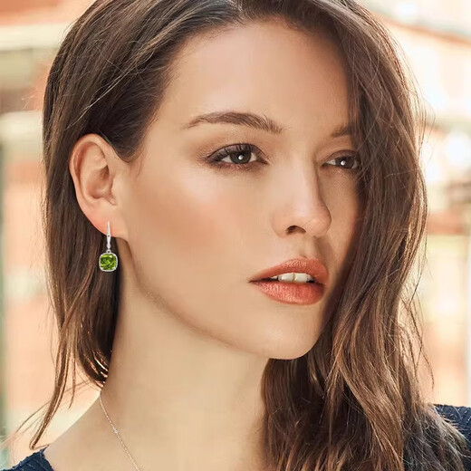 GEM STONE KING colorful gemstone earrings for women summer 925 silver inlaid with 4.9 carat green peridot earrings classic ins trend