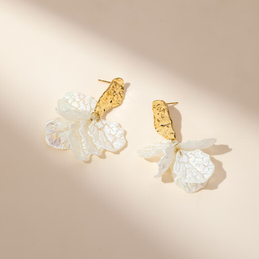 Qlady Fairy Petal Earrings Women's Earrings Suitable for Summer Earrings 2025 New High-end Holiday Style Earrings Gift