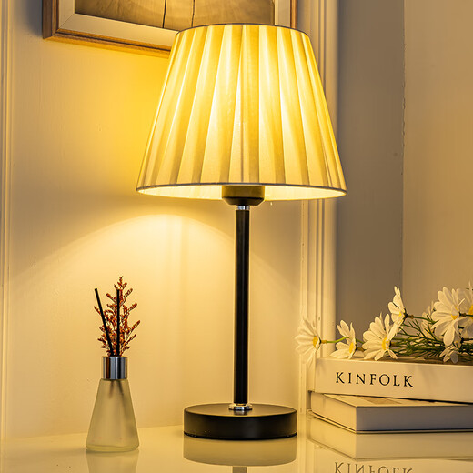 Zhe Wei Bedside Table Lamp Internet Celebrity Dimmable Table Lamp Fashion Modern Simple Study Lamp ED Remote Control Wedding Lamp SN694 Large Black Pleated + Yellow Light LED Bulb V Style Touch Switch