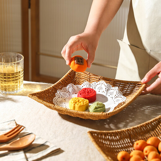 Retro Imitation Rattan Fruit Plate Snack Basket Square Dessert Plate Tray Living Room Coffee House Snack Basket Small Size (20CM*20CM)