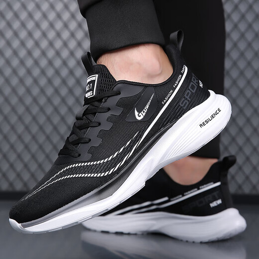2025 Neue Sommer-Casual Sports-Schuhe mit atmungsaktivem leichtem, sanftem, schockabsorbierendem und gleitenden Fliegenwebstudentschuhen NK826 Black and Green 38.