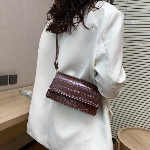 
Stone-patterned candy color French new style small square bag for going out and shoulders fashionable crossbody bag handheld commuting bag coffee color