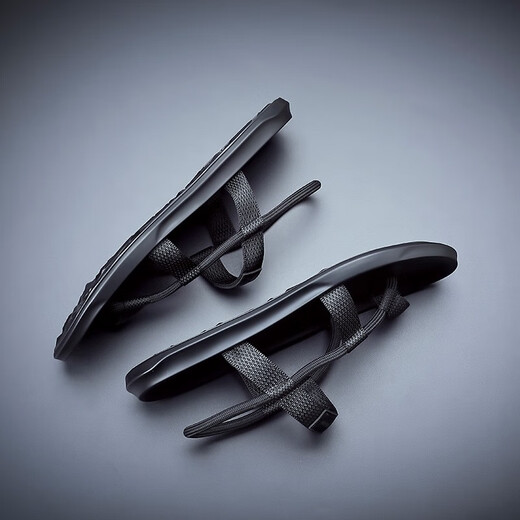 Sandalias para hombres japoneses Verano 2025 Nuevas chanclas de personalidad de moda para hombres usan sandalias de conducción no deslizantes para hombres negros 9866 39