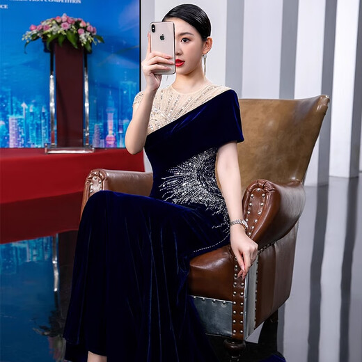 Chuangjingyixuan host dress female 2025 high sense dignified and atmospheric national vocal music art test choir performance dress red 3XL