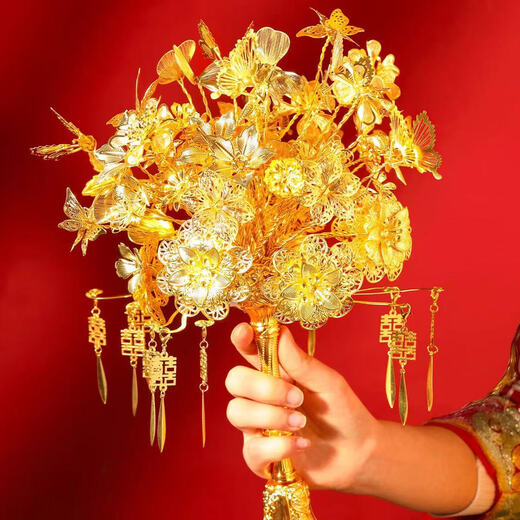 Cup Horse Chinese Style Bride tenant des fleurs avec un meilleur cadeau de mariage Golden Mariage DIY MARIAGE XIUHE BOX-CADEAU HIGH de gamme Fuyao (sac de matériau - n'a pas besoin de le faire vous-même)