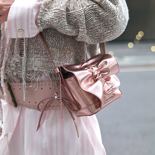 
CHARLES/KEITH25 autumn new product retro pleated bow mini handheld crossbody bag CK6-40151554 Aura Pink Aurora Powder XXS