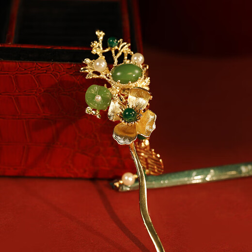 Qianjun dragon and phoenix gown headdress new Chinese style Xiuhe 2025 new bride ancient style Hanfu emerald Xiuhe wedding hair accessories