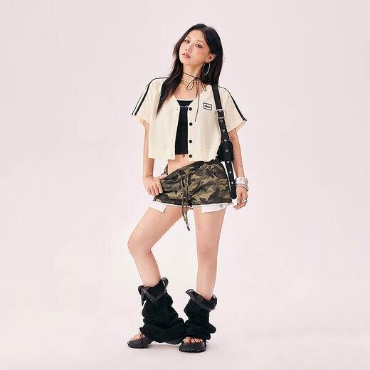 CHUU字母刺绣短外套女2025年夏季新品单排扣拼接撞色V领短袖上衣 白杏色 均码