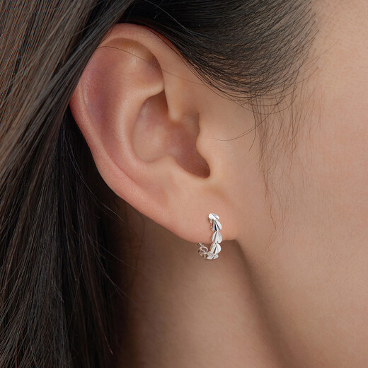 Lukfook Jewelry Platinum 950 Love Platinum Earrings Simple Earrings Price L04TBPE0008 2.66g (including labor cost 247 yuan)