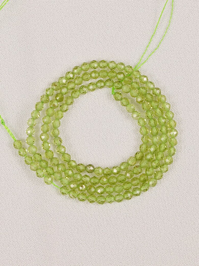 Mingfujiang natural peridot faceted green crystal 2-3MM semi-finished DIY loose beads hand-beaded Peridot about 2*3MM peridot buttons/strips
