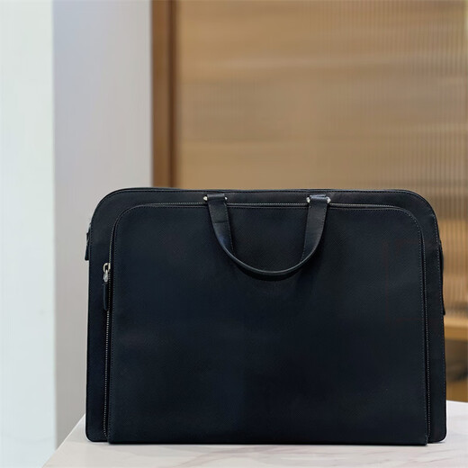 Second-hand 95 new Prada cross grain cowhide computer bag business men's portable briefcase luxury luggage 95 new black computer briefcase size 39*28*6