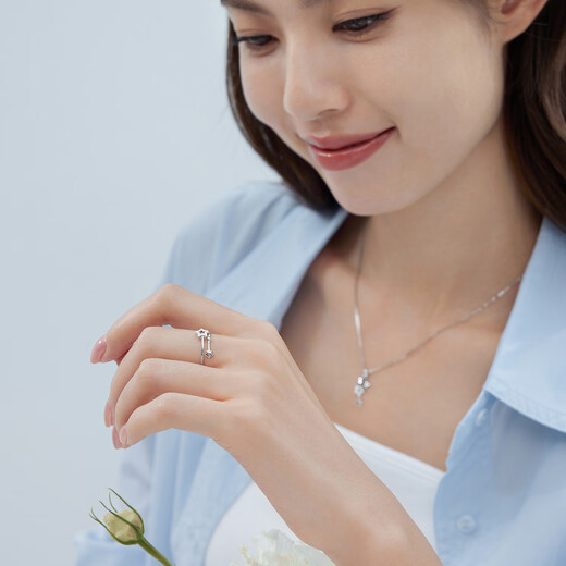 Lukfook Jewelry Starry Series Platinum 950 Star Track Platinum Ring Price HIPTBR0004 2.33 grams (including labor cost 184 yuan)