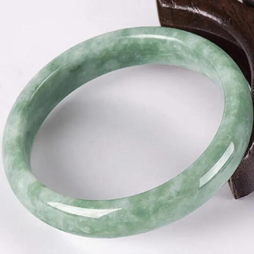 Fat Donglai quality calcite jade bracelet for women emerald color jade bracelet light green jade bracelet for women light green 56 suitable for 90-105 Jin Jin equals 0.5 kg