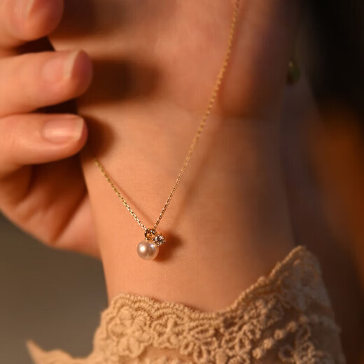 Original design 925 silver sparkling diamond round bright pearl pendant female niche zircon clavicle chain 925 silver pearl hao stone necklace