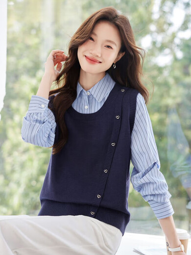 QIAFAN French contrasting color splicing fake two-piece striped shirt for women Autumn and Winter 2025 new temperament age-reducing inner top Navy blue splicing stripes [High quality version] S