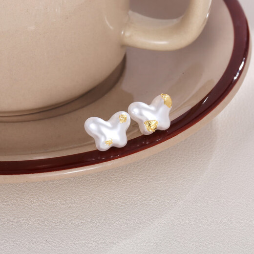 
MHFDO Pangdonglai quality simple and atmospheric white pearl gold foil embellished earrings silver needle temperament earrings niche earrings women E16778E flowers