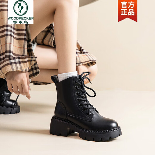 Bottes en cuir de pic pour femmes 2025 Automne et printemps Nouveaux bottes Martin à la mode rétro de vache et à la mode britannique