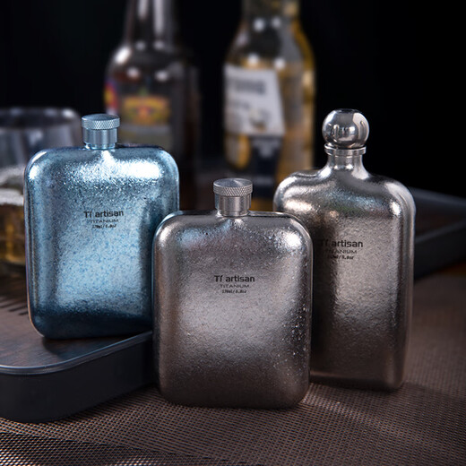 Fat Donglai pure titanium hip flask outdoor portable three-two-four-liang white hip flask Russian titanium small hip flask wine bottle three-liang and half titanium crystal hip flask