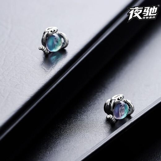 Yechi Magnetic Earrings Men's Medusa's Eyes Painless Ear Clips No Piercing Retro Design Earrings for Boys Graduation Gifts Magnetic Earrings Medusa's Eyes Pair