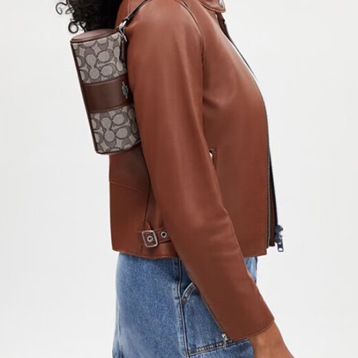 Coach Nolita 20 Classic Old Fashioned Hlipper Opening and Closing Fabric Cuir Cylindrical Sac à main Sac à main Boîte-cadeau (boîte cadeau de comptoir jaune de base)