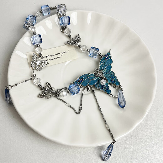 Forest style blue crystal butterfly pendant necklace for women, light luxury and super fairy, high-end sweet and cool necklace gift box for girlfriend Blue crystal butterfly necklace, gift box for girlfriend