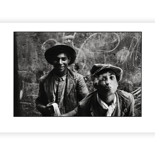 Признайте подлинную версию решающие моменты, выбранная коллекция Cartier Bresson.